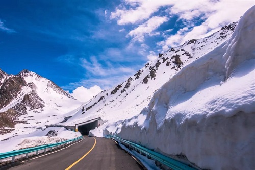 C:\Users\Administrator\Desktop\11.jpg C:\Users\Administrator\Desktop\11.jpg