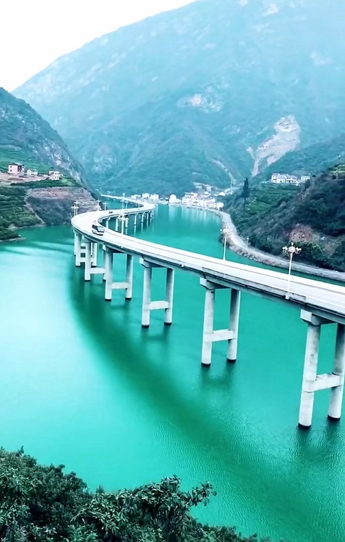 C:\Users\Administrator\Desktop\14.jpg C:\Users\Administrator\Desktop\14.jpg