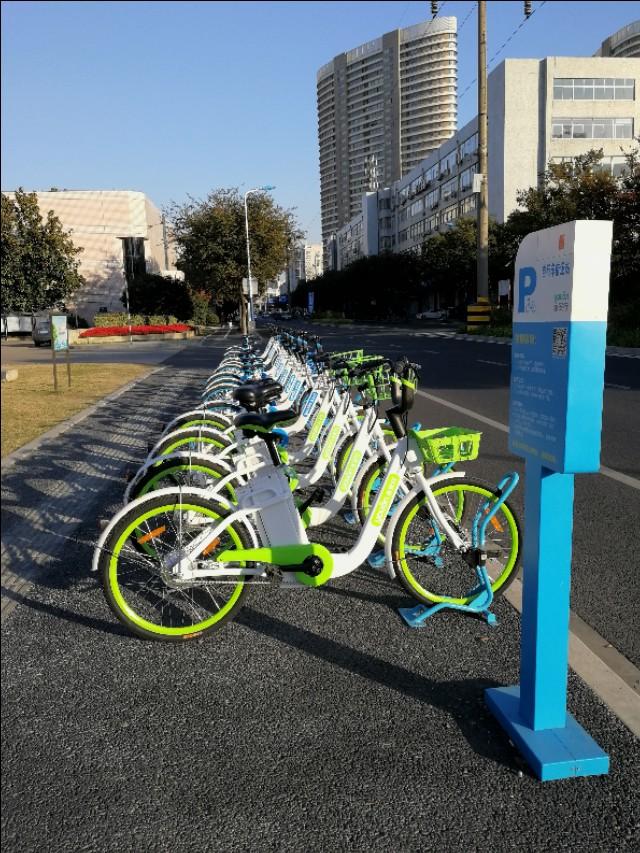 C:\Users\Administrator\Desktop\2.jpg C:\Users\Administrator\Desktop\2.jpg